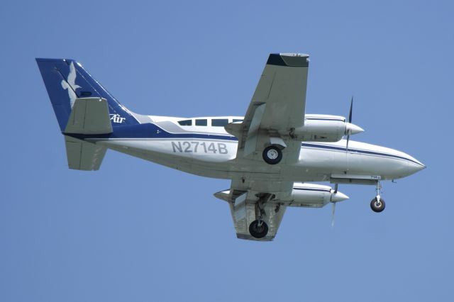 Cessna 402 (N2714B)