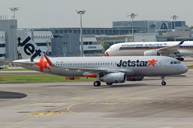 Airbus A320 (9V-JSU)