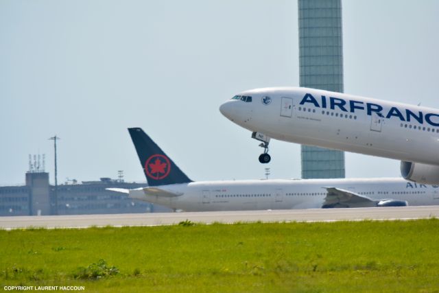 Boeing 777-200 (F-GZNE)