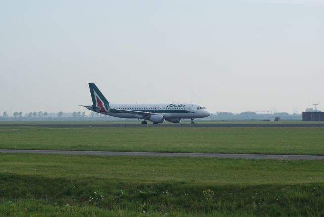 Airbus A320 (EI-DTH) - Alitalia A320-216 cn3956