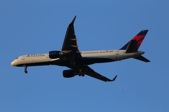 Boeing 757-200 (N548US)