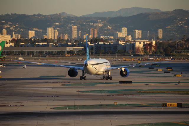 Boeing 787-9 Dreamliner (N29975)