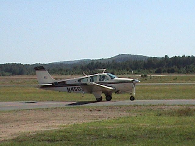 Beechcraft 35 Bonanza (N4503S)