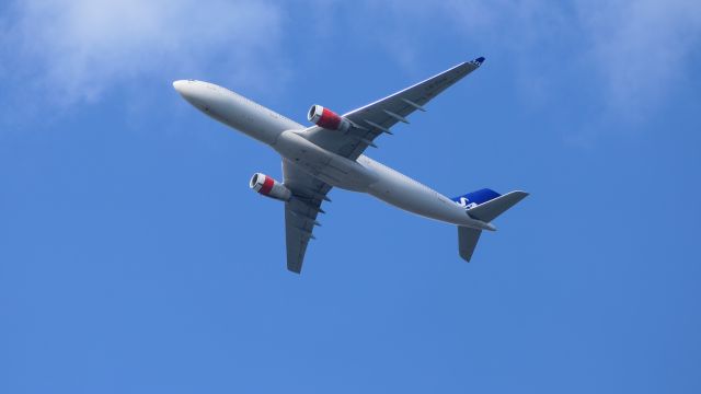Airbus A330-300 (LN-RKN)