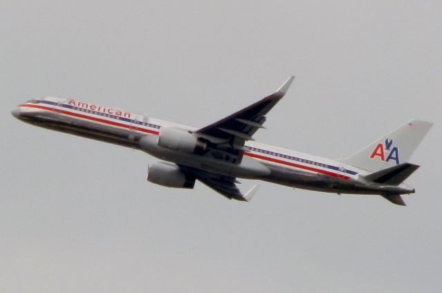 Boeing 757-200 (N172AJ)