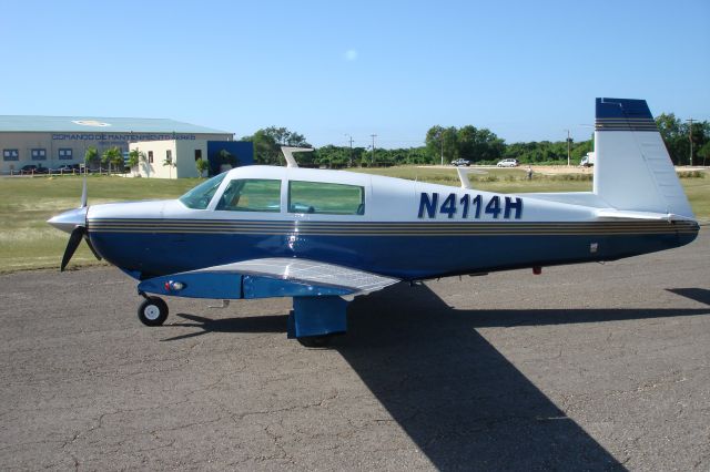 Mooney M-20 (N4114H)