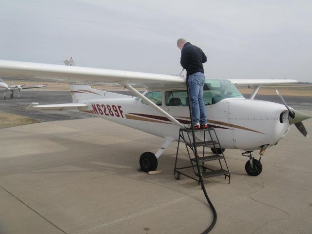 Cessna Skyhawk (N6289F)