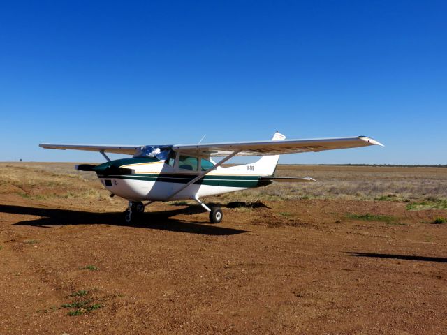 Cessna Skylane (VH-TYB) - McKinley, location of Walkabout Creek Hotel in Crocodile Dundee movie