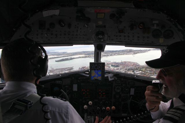 Douglas DC-3 (ZK-DAK) - Cockpit view on a scenic flight over Auckland