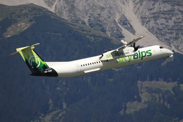 de Havilland Dash 8-400 (9H-SOP)