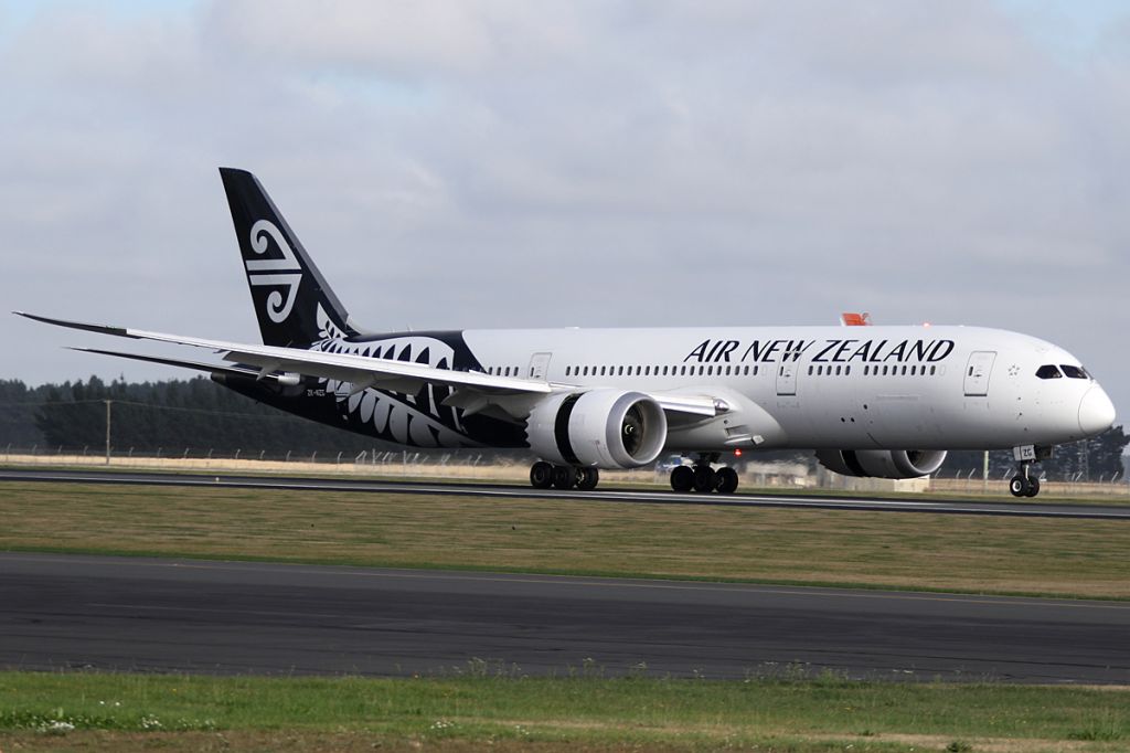 Boeing 787-9 Dreamliner (ZK-NZG) - NZ176 from PER .... on 31 January 2019