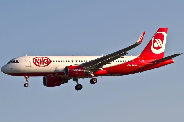 Airbus A320 (OE-LER) - with winglets, Air Berlin with the spirit of NIKKI(Lauda)