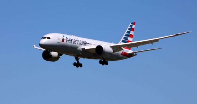 Boeing 787-8 (N801AC) - On final is this 2015 American Airlines Boeing 787-8 Dreamliner in the Spring of 2021.