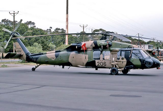 A25206 — - AUSTRALIA - ARMY SIKORSKY (HAWKER DE HAVILLAND) S-70A-9 BLACK HAWK REG A25-206 (CN 70-1332/1118) - EDINBURGH RAAF BASE ADELAIDE SA. AUSTRALIA - YPED 17/3/1996