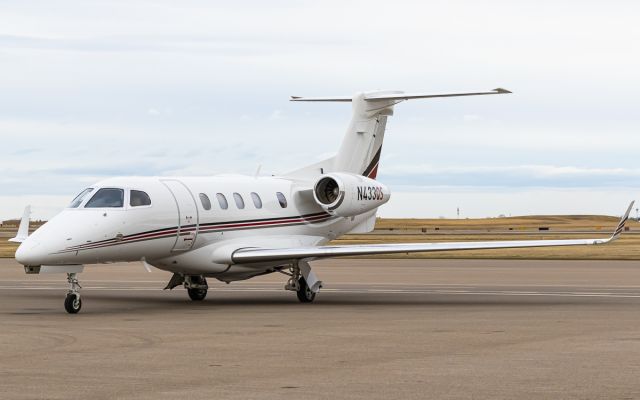 Embraer Phenom 300 (N433QS)