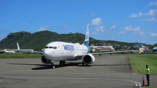 Boeing 737 MAX 8 (C-FNWD)
