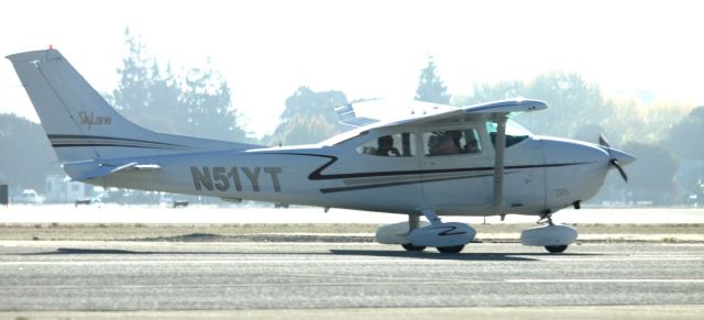 Cessna Skylane (N51YT) - Taxiing in to ramp. Flew in for Shuttle Endeavour fly by