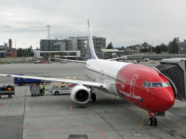 Boeing 737-800 (LN-DYB)