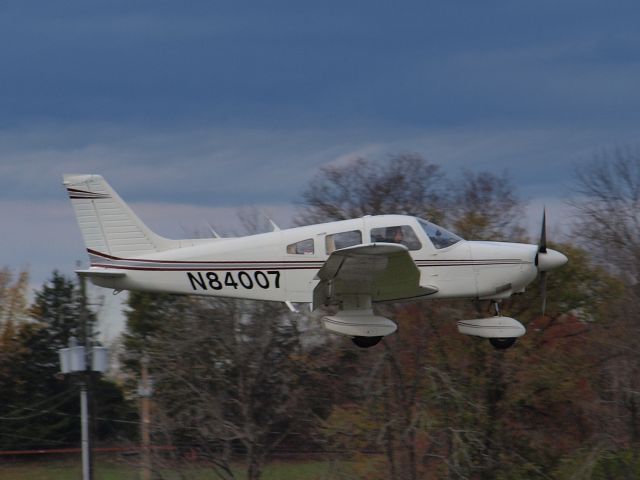 Piper Cherokee (N84007) - Practicing at 1B1 , N84007 does a low pass over Runway 3,  10/25/2017