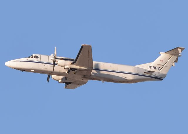Beechcraft 1900 (N19RZ)