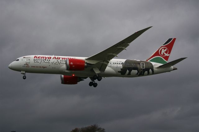 Boeing 787-8 (5Y-KZD) - Boeing 787-8 Dreamliner, Kenya Airways, 5Y-KZD, 14.Oct.2022, EGLL London Heathrow, Myrtle Ave - a rain shower is coming!