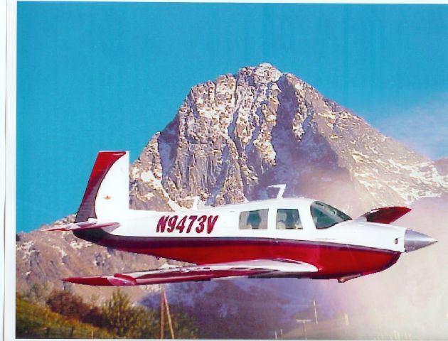 Mooney M-20 (N9473V) - The pass