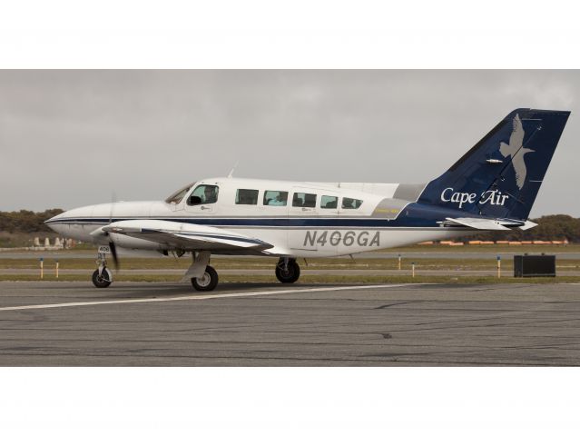 Cessna 402 (N406GA) - The 2011 season is about to start!