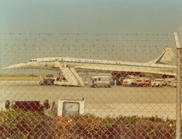 Aerospatiale Concorde (F-BTSC) - Lisbon 1975