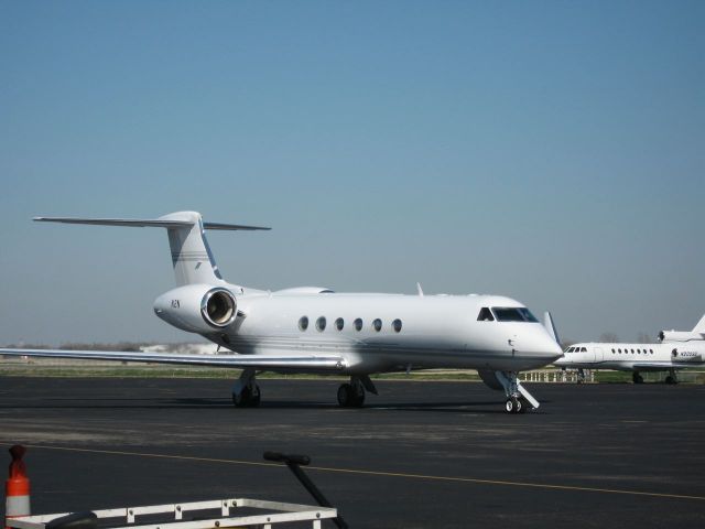 Gulfstream Aerospace Gulfstream V (N2N) - N2N parked at the Atlantic ramp at KAUS.