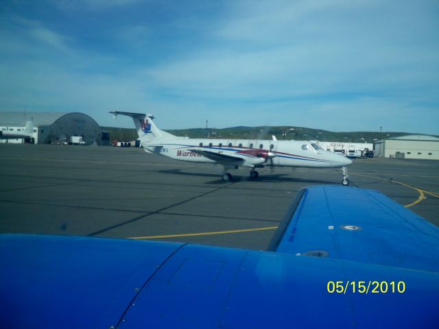 N121WV — - 1900 Taxing over to the display area.