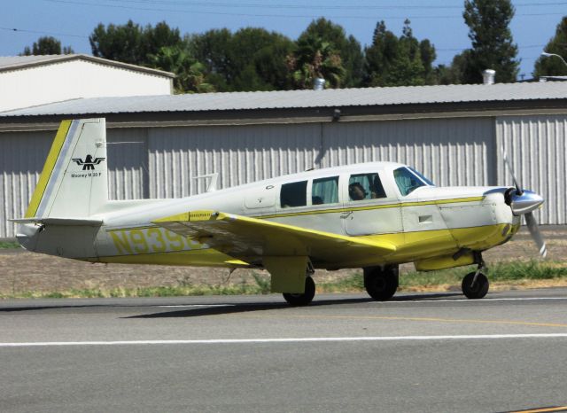 Mooney M-20 (N9398M) - Taxiing to RWY 24