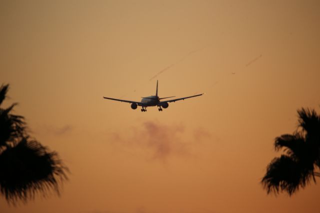 BOEING 777-300ER (G-STBD)