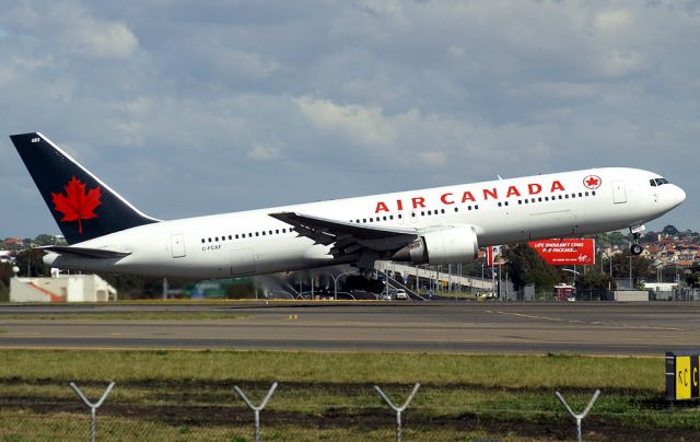 BOEING 767-300 (C-FCAF)