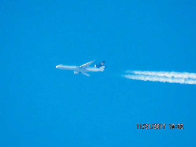 Boeing MD-11 (D-ALCC)