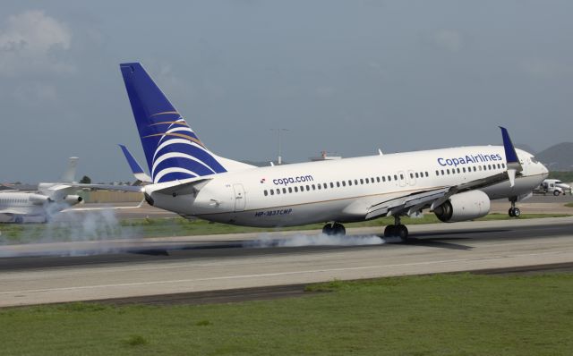 Boeing 737-800 (HP-1837CMP)