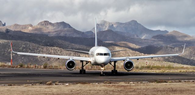 Boeing 757-200 (EC-NIU)