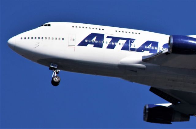 Boeing 747-400 (N464MC) - 8-25-20