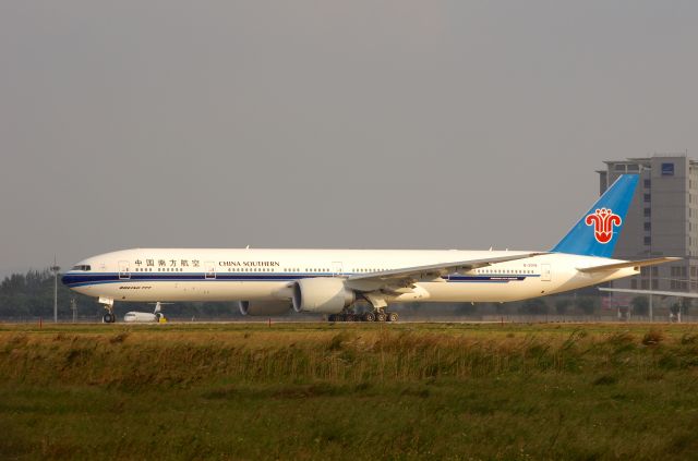 BOEING 777-300ER (B-2008)