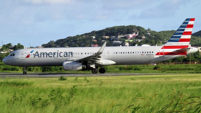 Airbus A321 (N908AA)