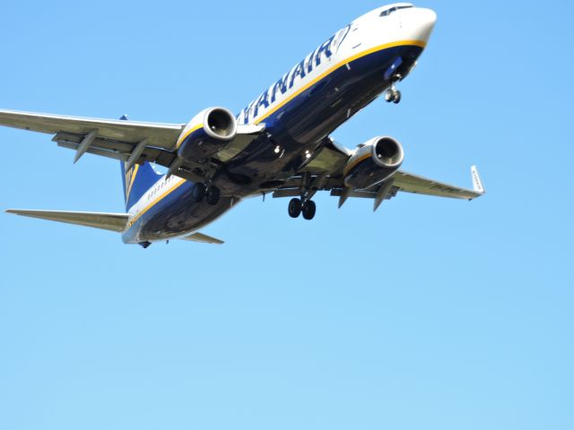 Boeing 737-800 (EI-ENI)