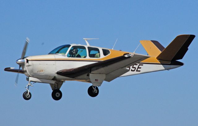 Beechcraft 35 Bonanza (N555E)