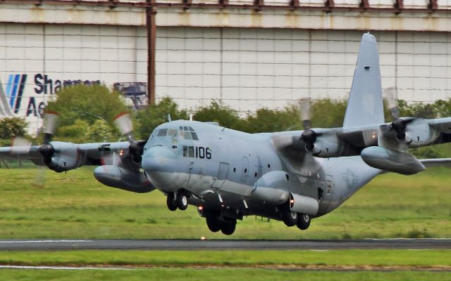 Lockheed C-130 Hercules (16-4106) - u.s.navy c-130t 164106 dep shannon 30/5/15.