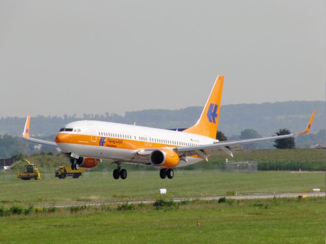 Boeing 737-800 (D-AHLK)