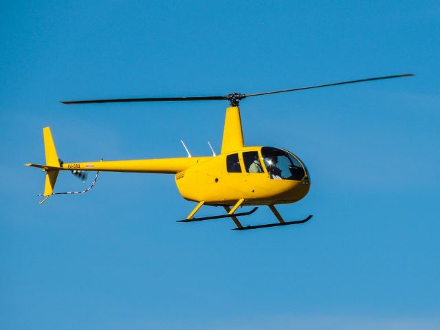 Robinson R-44 (LV-CRU)