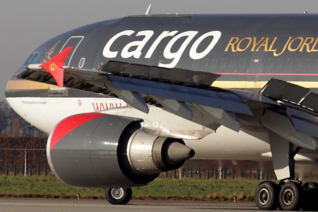 Airbus A310 (JY-AGQ) - After landing at the end of the runway, just before the 180 turn on the concrete and backtrack the whole runway (21).