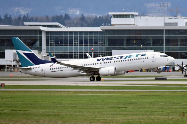 Boeing 737-800 (C-FRWA)