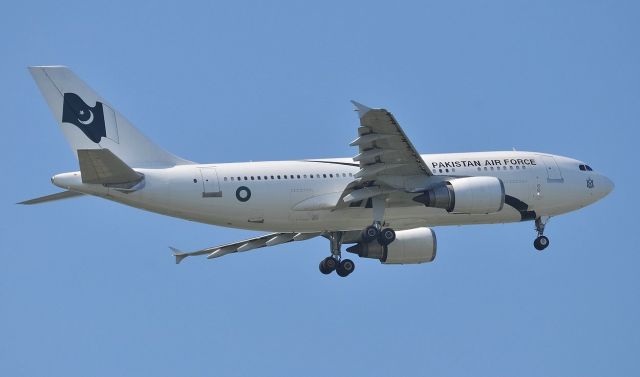 J757 — - Pakistan Air Force  take-off for ORY  03/04/2011