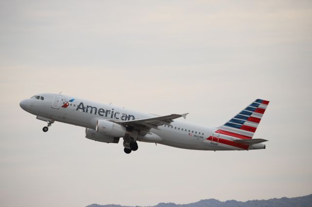 Airbus A320 (N661AW)