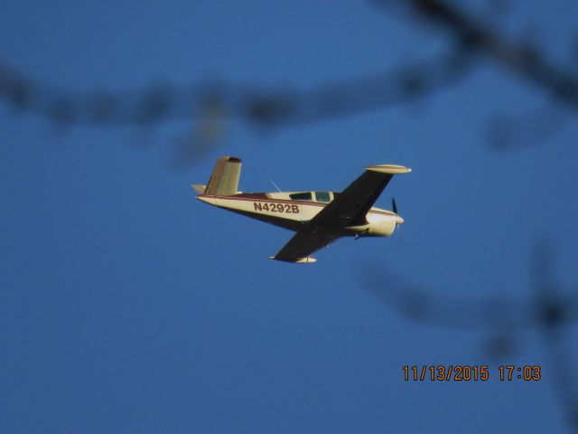Beechcraft 35 Bonanza (N4292B)