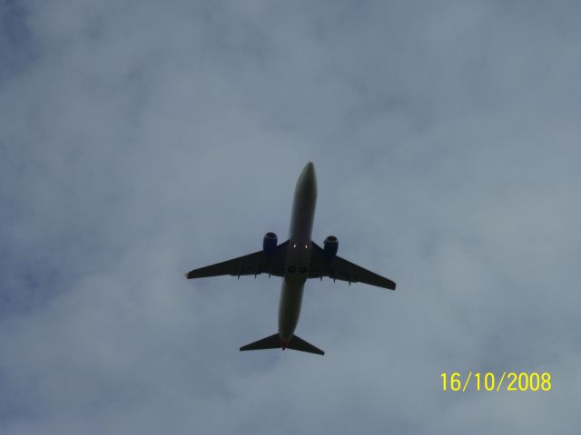 Boeing 737-800 (C-FLSW)